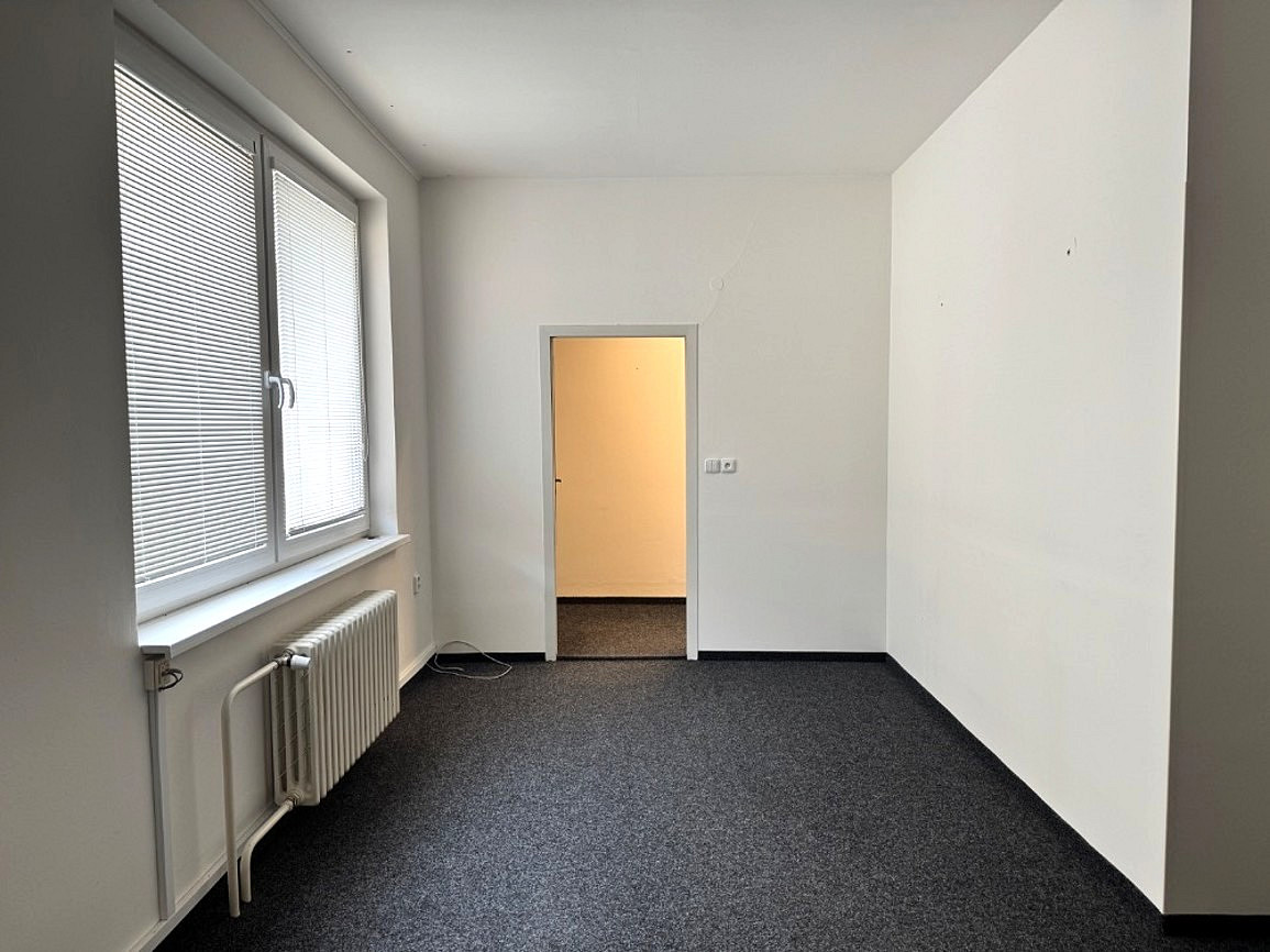 Pronájem kanceláře 32 m² – fotografie 2