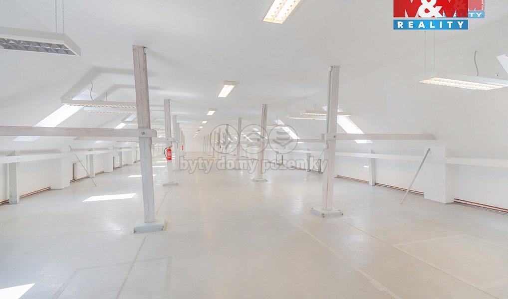 Pronájem skladovacích prostor 1 187 m², Chuderov – náhled fotky 9