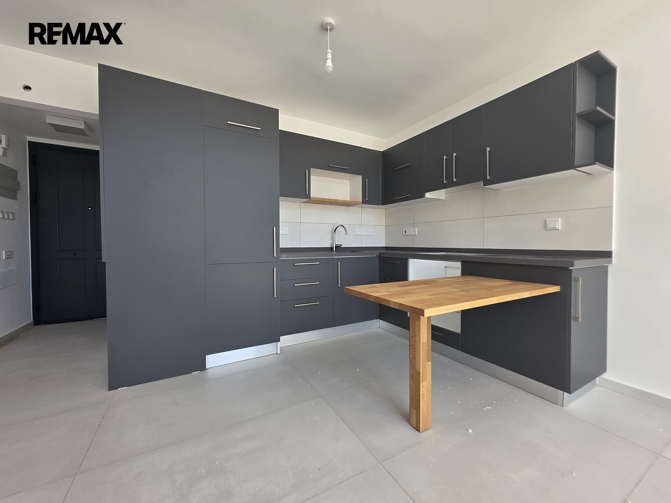 Prodej bytu 1+kk 61 m² — photo 2