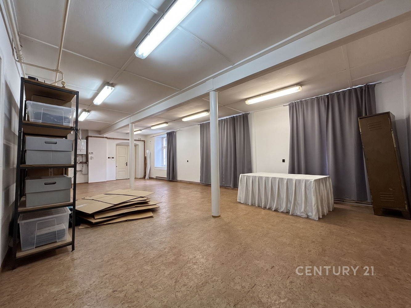 Pronájem komerčního objektu (jiného typu) 428 m² – fotografie 4