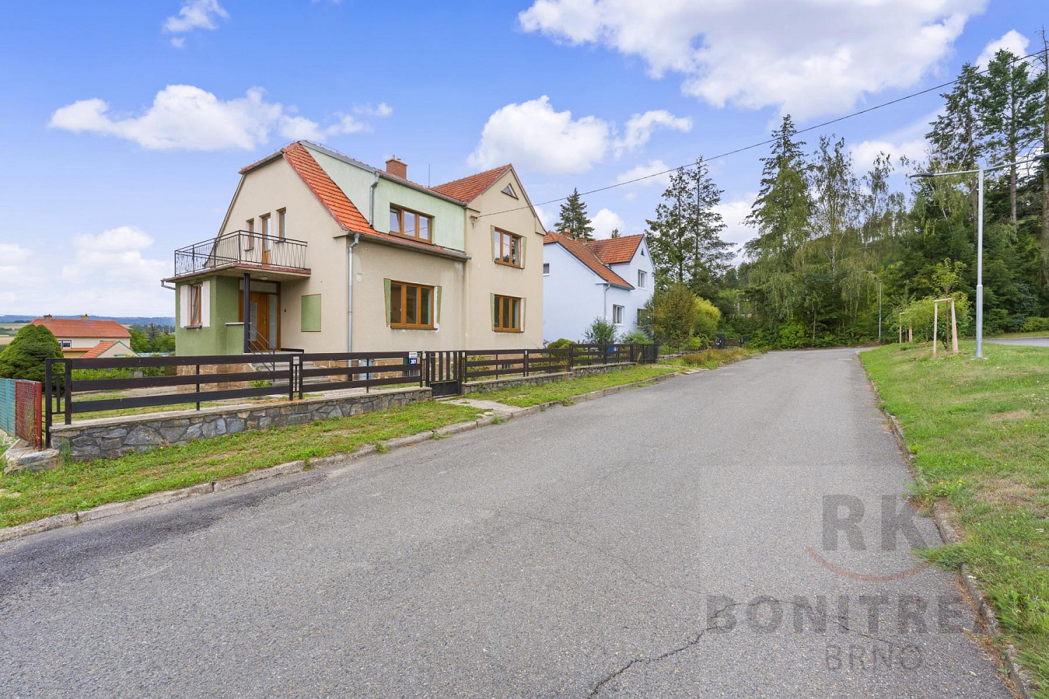 Prodej domu 267 m² s pozemkem 990 m² – fotografie 2