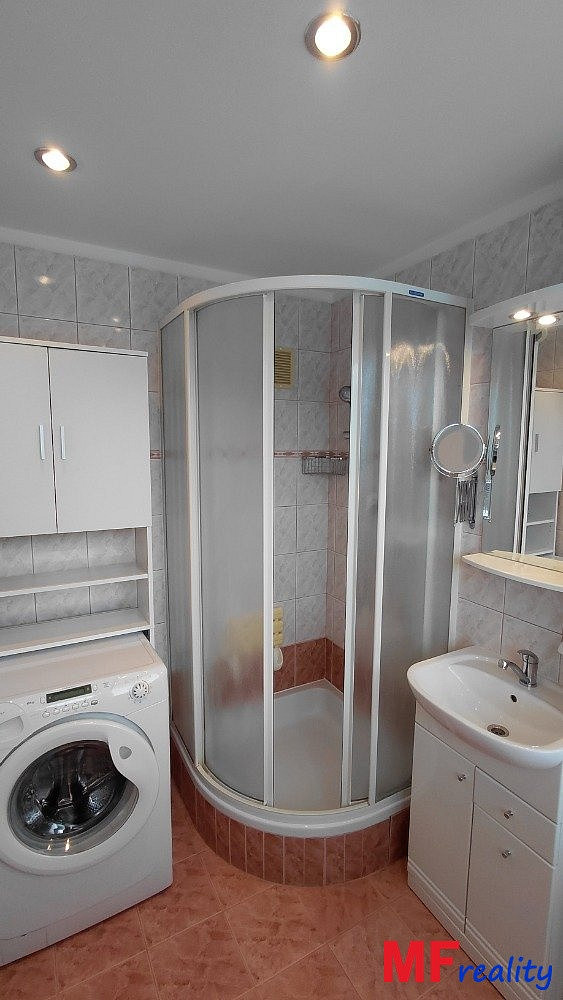 Pronájem bytu 3+1 59 m² – fotografie 2
