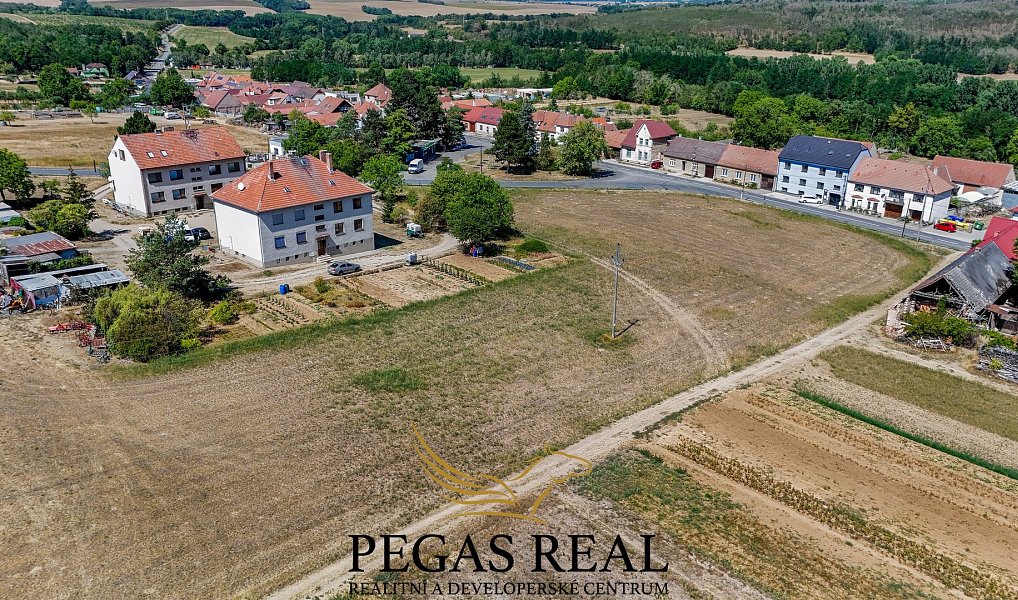 Prodej stavebního pozemku 3 925 m², Vémyslice – náhled fotky 4