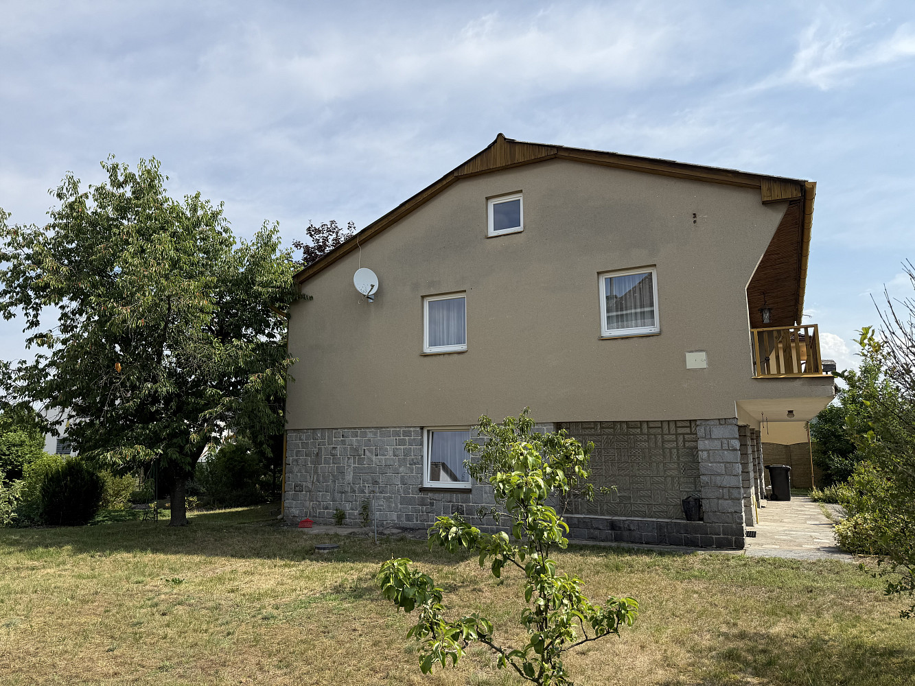 Prodej domu 166 m² s pozemkem 744 m² – fotografie 2