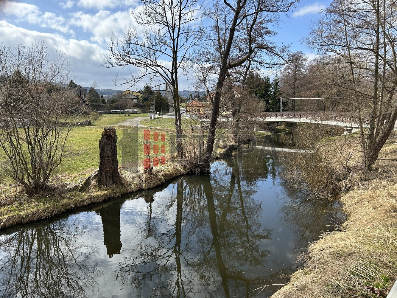 Prodej stavebního pozemku 466 m² – fotografie 3