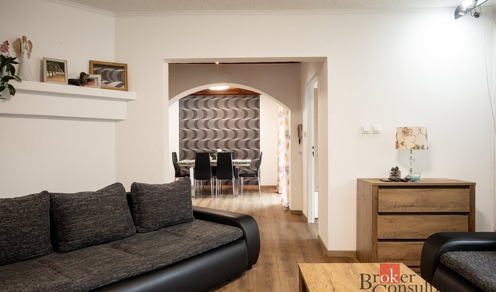 Prodej domu 286 m² s pozemkem 868 m², Žatec – náhled fotky 19
