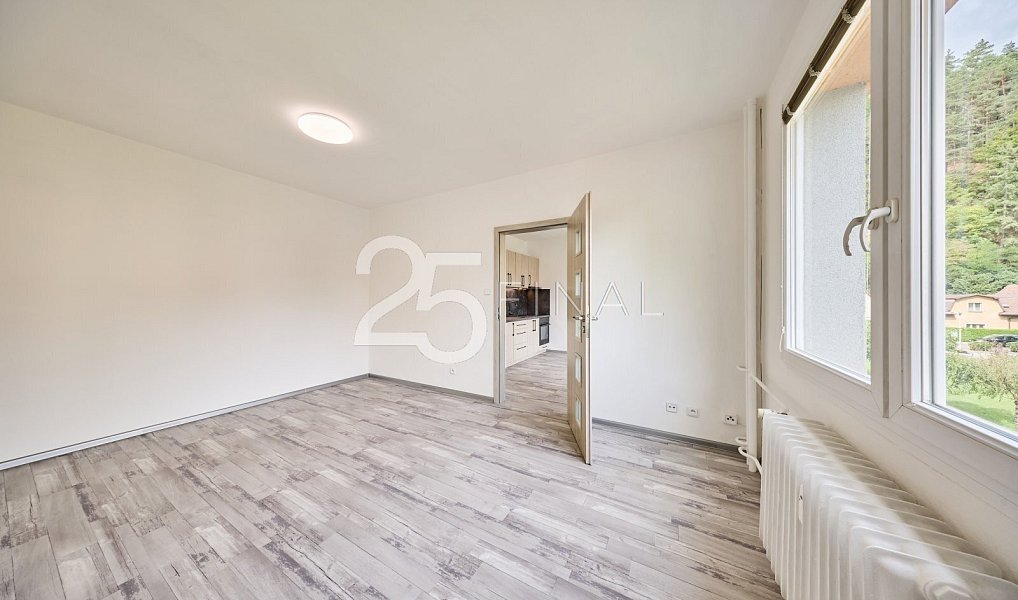 Prodej bytu 1+1 35 m², Úpice – náhled fotky 12