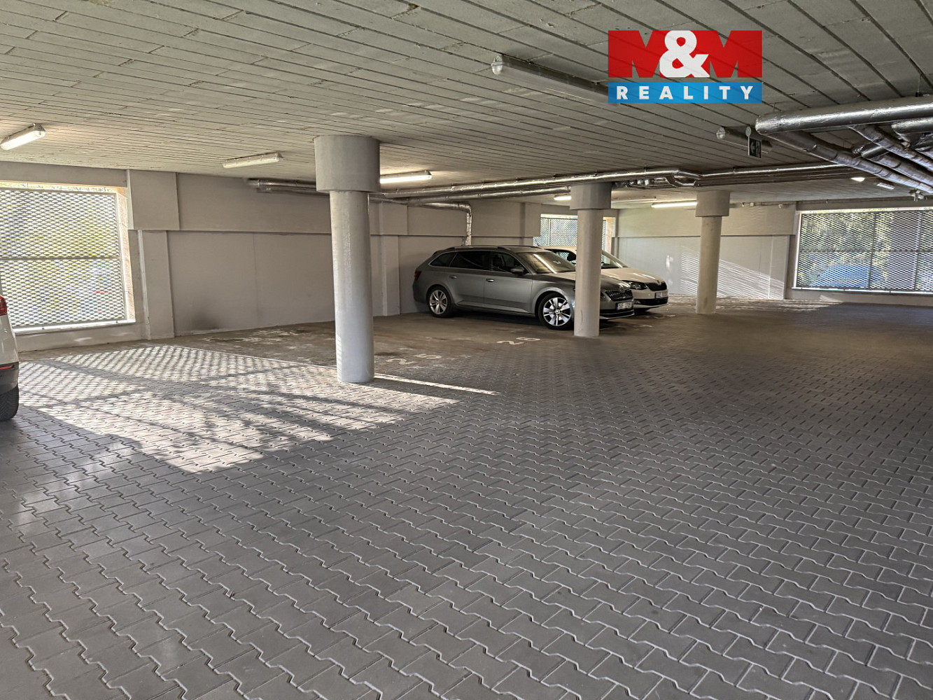 Prodej garážové stání, 10 m2, zlín, ul. dřevnická