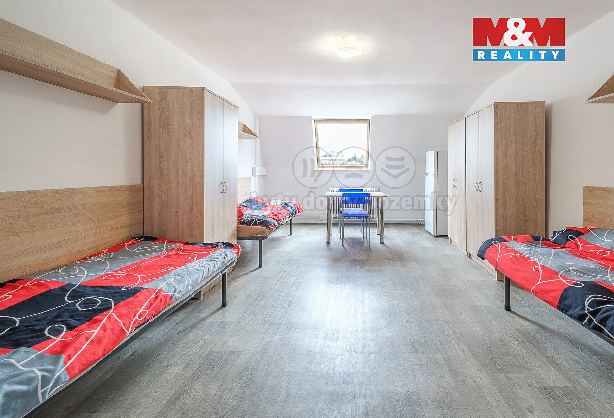 Prodej nájemního domu, činžáku 1 318 m² — photo 3