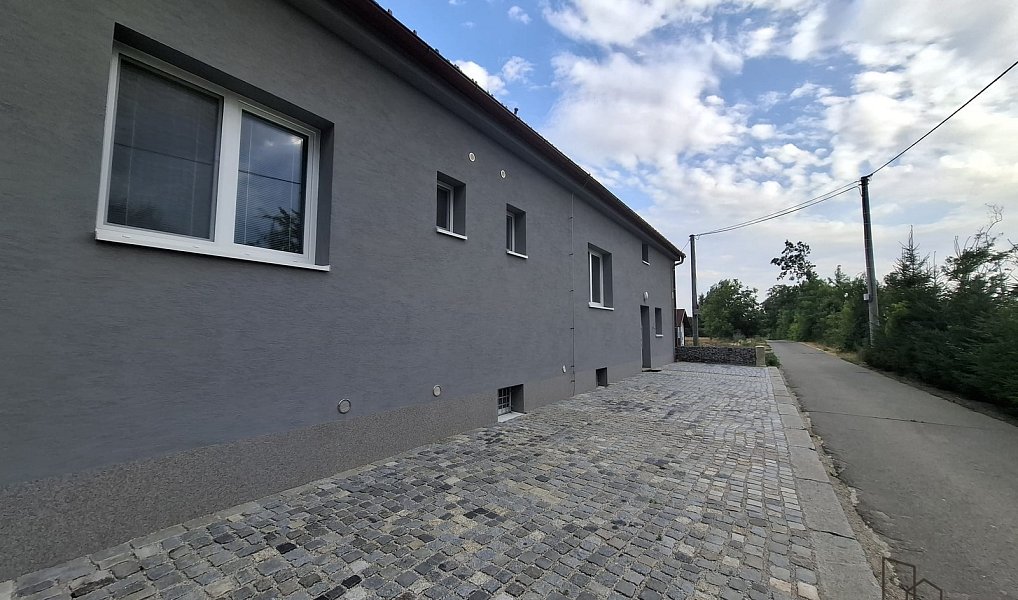 Pronájem bytu 2+1 55 m², Hrušky – náhled fotky 8
