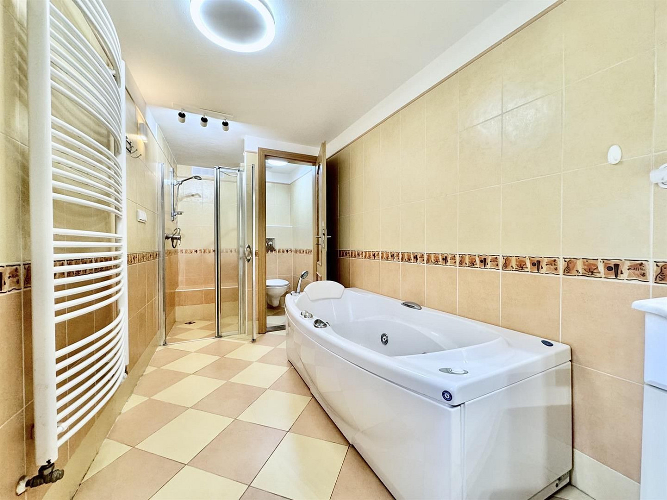 Pronájem domu 150 m² s pozemkem 463 m² — photo 3
