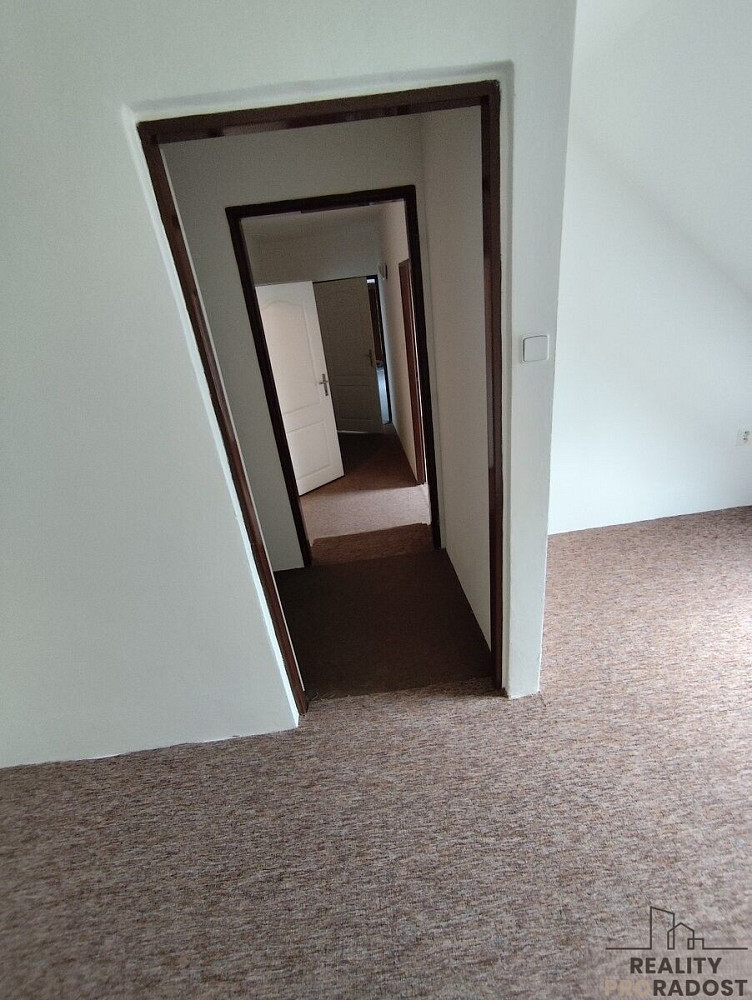 Pronájem bytu 4+kk 103 m² — photo 4