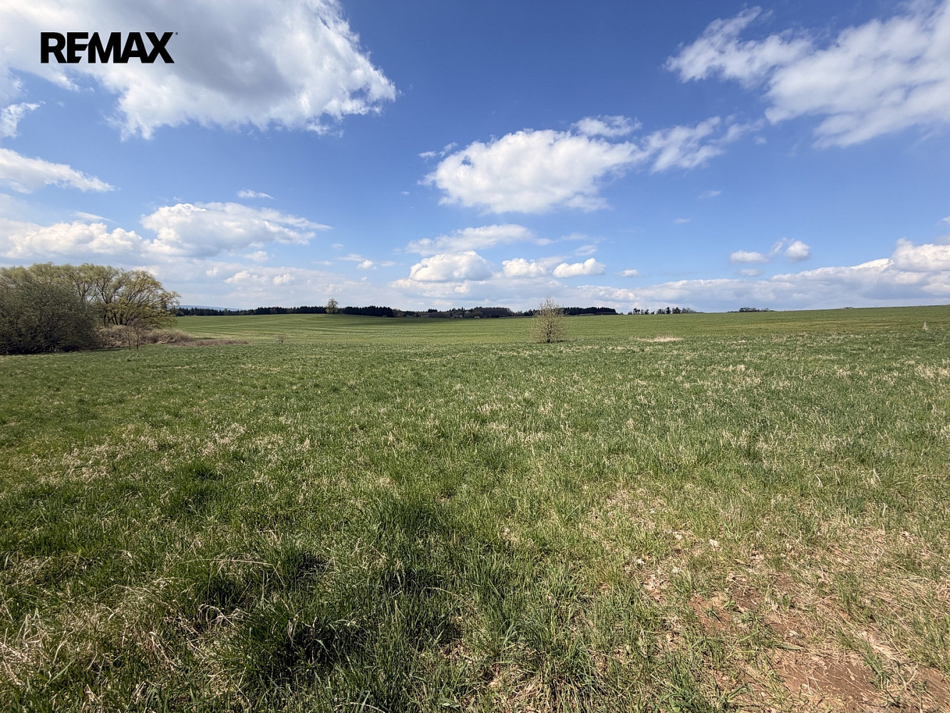 Prodej stavebního pozemku 1 811 m² — photo 2
