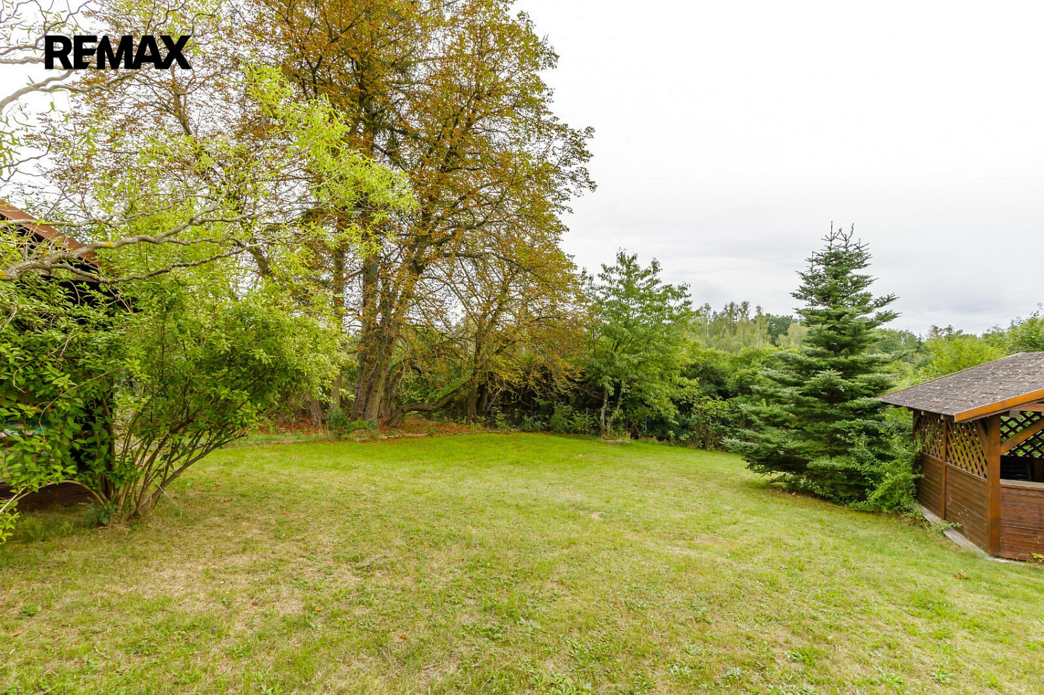 Prodej stavebního pozemku 804 m² – fotografie 3