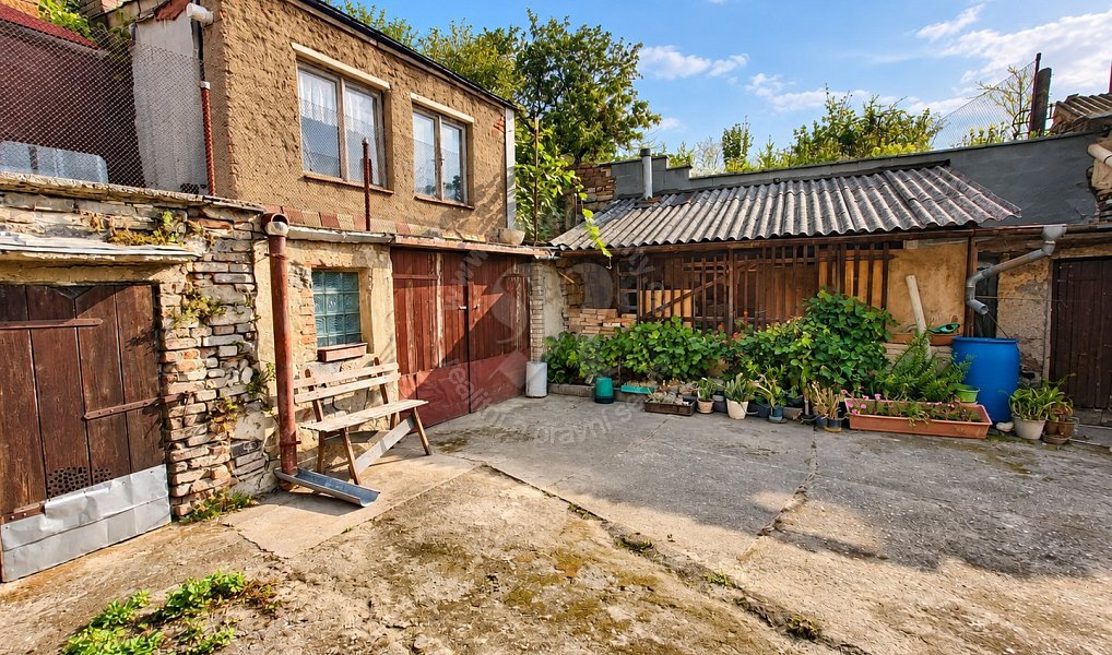 Prodej domu 327 m² s pozemkem 1 179 m², Žižice – náhled fotky 38