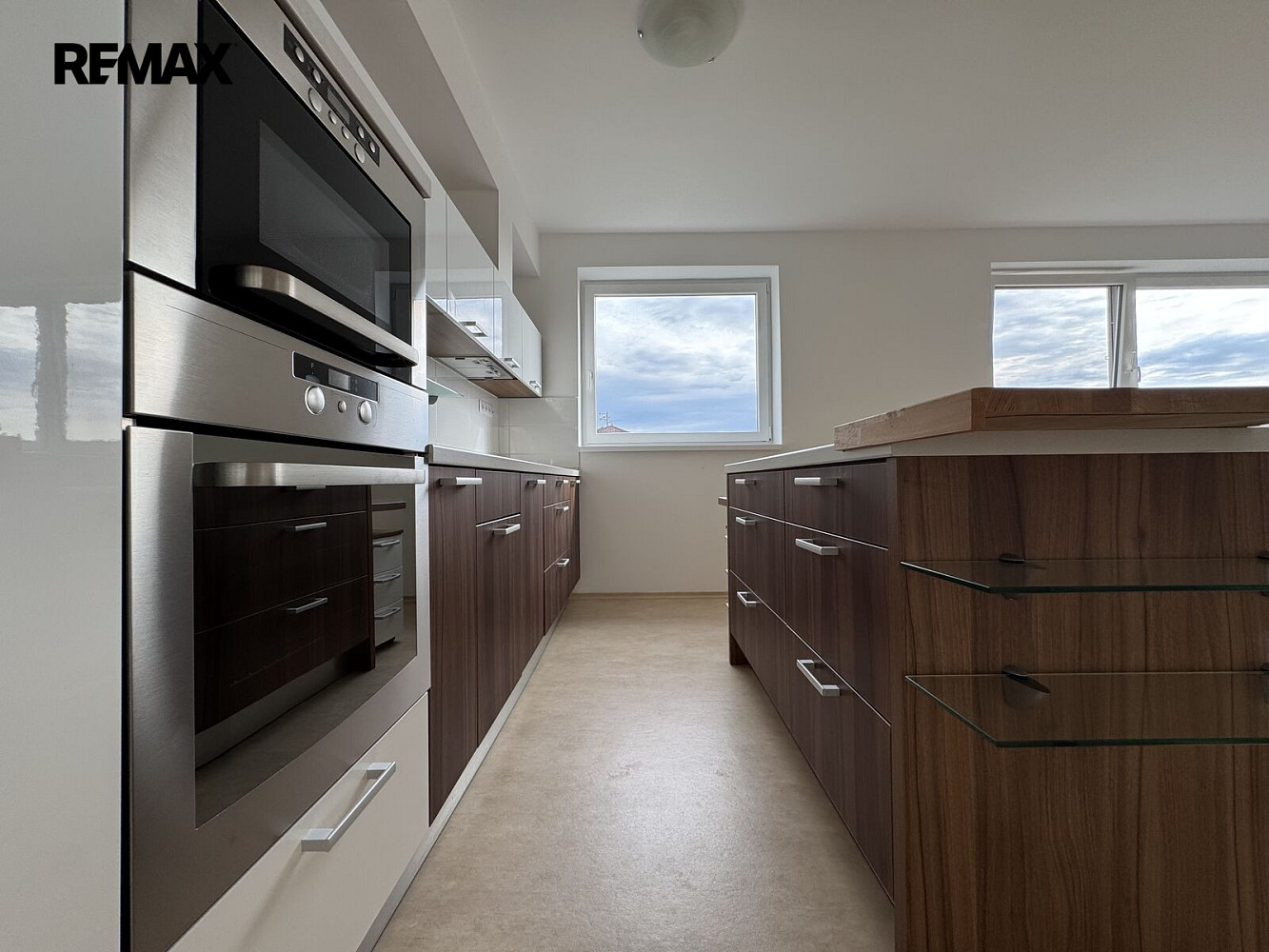Pronájem bytu 2+kk 65 m²