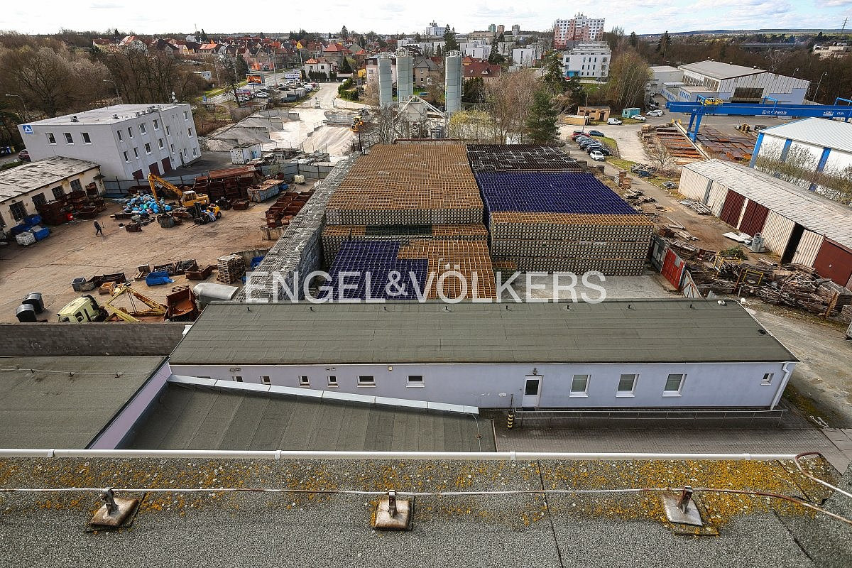 Pronájem komerčního objektu (jiného typu) 1 450 m²