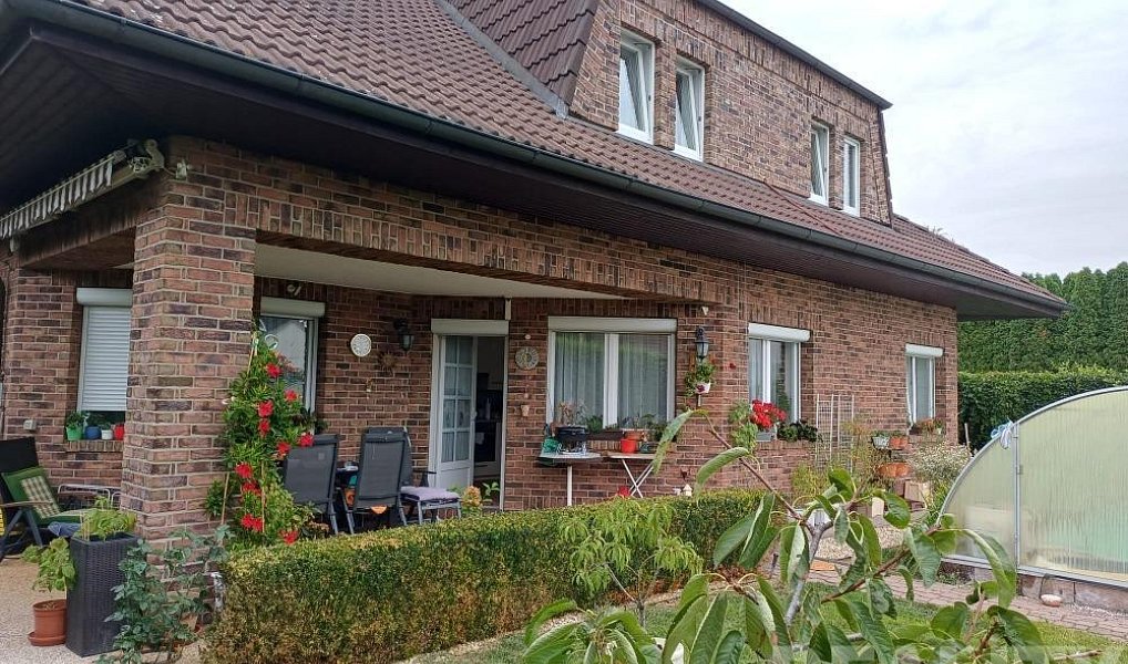 Prodej domu 320 m² s pozemkem 648 m², Jesenice – náhled fotky 2