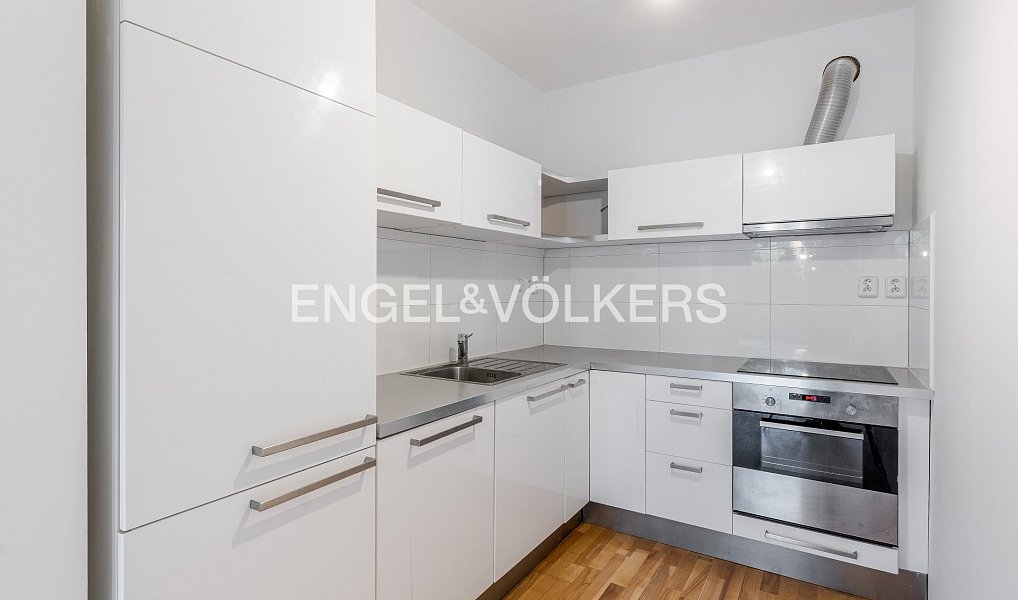 Pronájem bytu 2+kk 57 m², Praha – náhled fotky 2