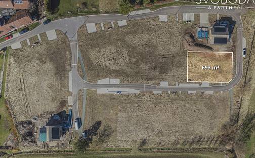 Prodej stavebního pozemku 693 m², Lochenice