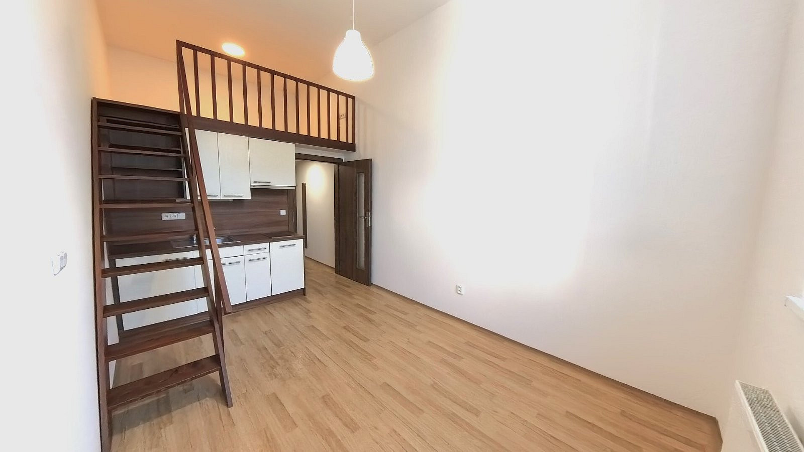 Pronájem bytu 1+kk 26 m² – pohled 2
