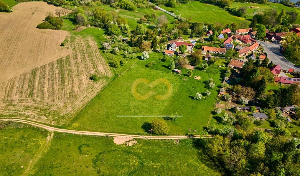 Prodej stavebního pozemku 8 000 m², Bratronice – náhled fotky 4