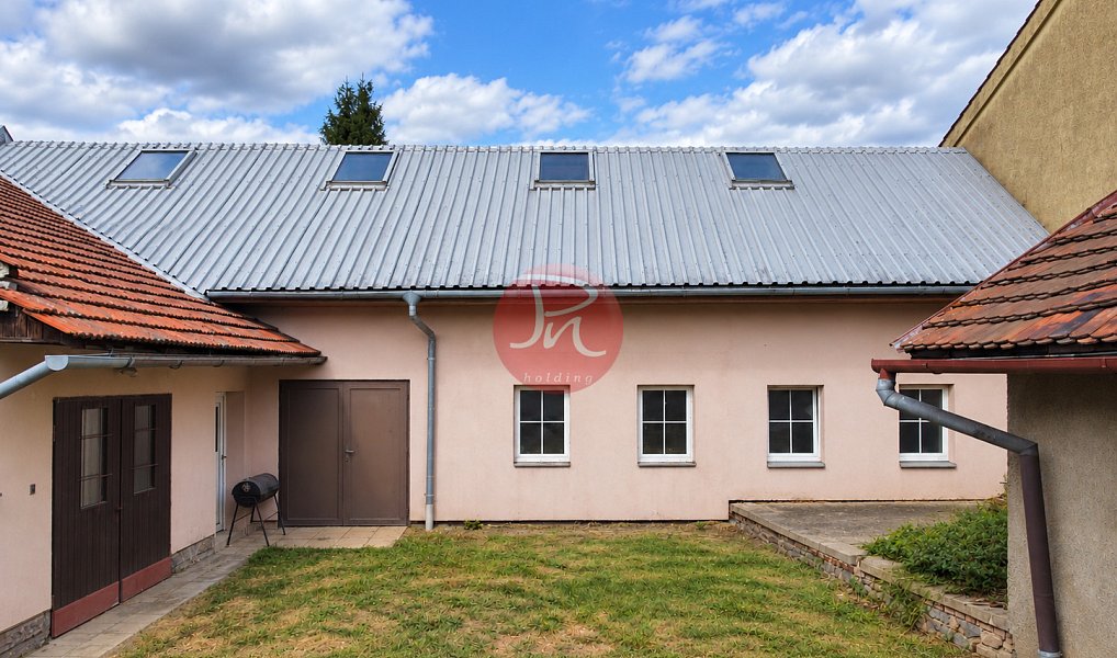 Prodej domu 340 m² s pozemkem 1 272 m², Hranice – náhled fotky 27