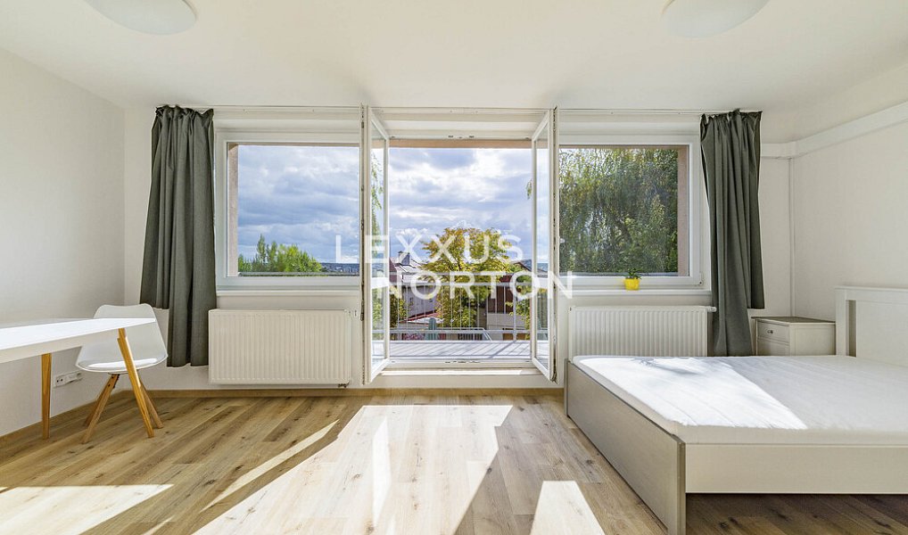 Pronájem bytu 1+kk 35 m², Praha – náhled fotky 2