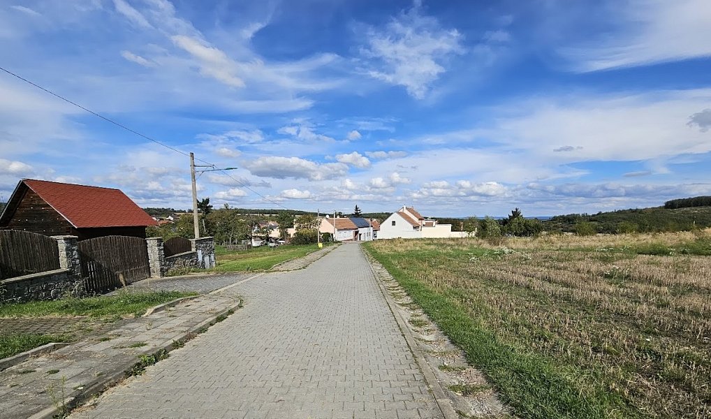 Prodej stavebního pozemku 639 m², Omice – náhled fotky 4