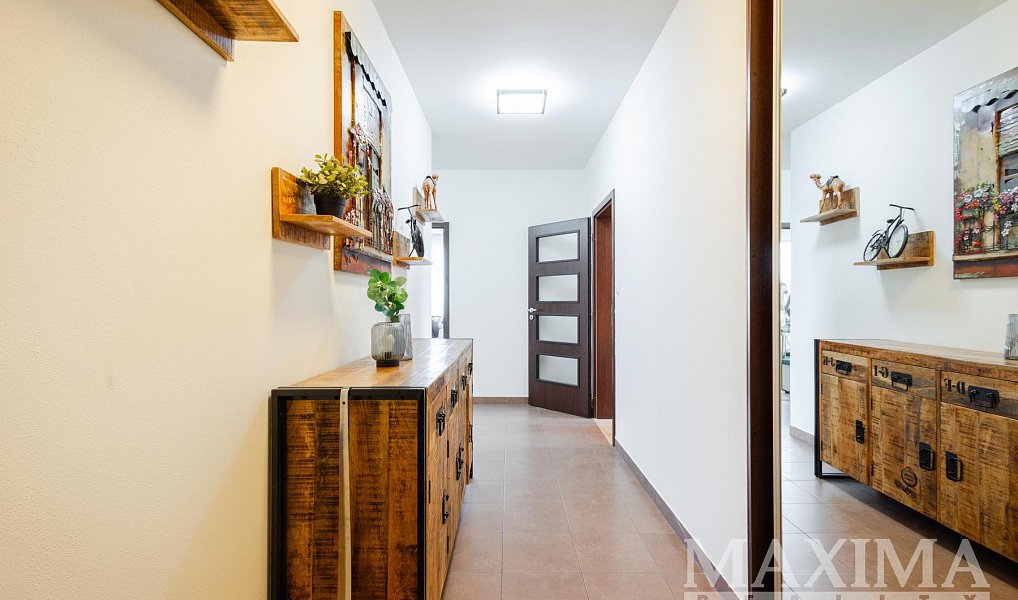 Prodej bytu 4+kk 189 m², Praha – náhled fotky 24