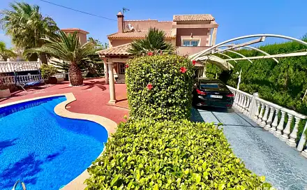 Prodej domu 253 m² s pozemkem 367 m², Torrevieja, Španělsko