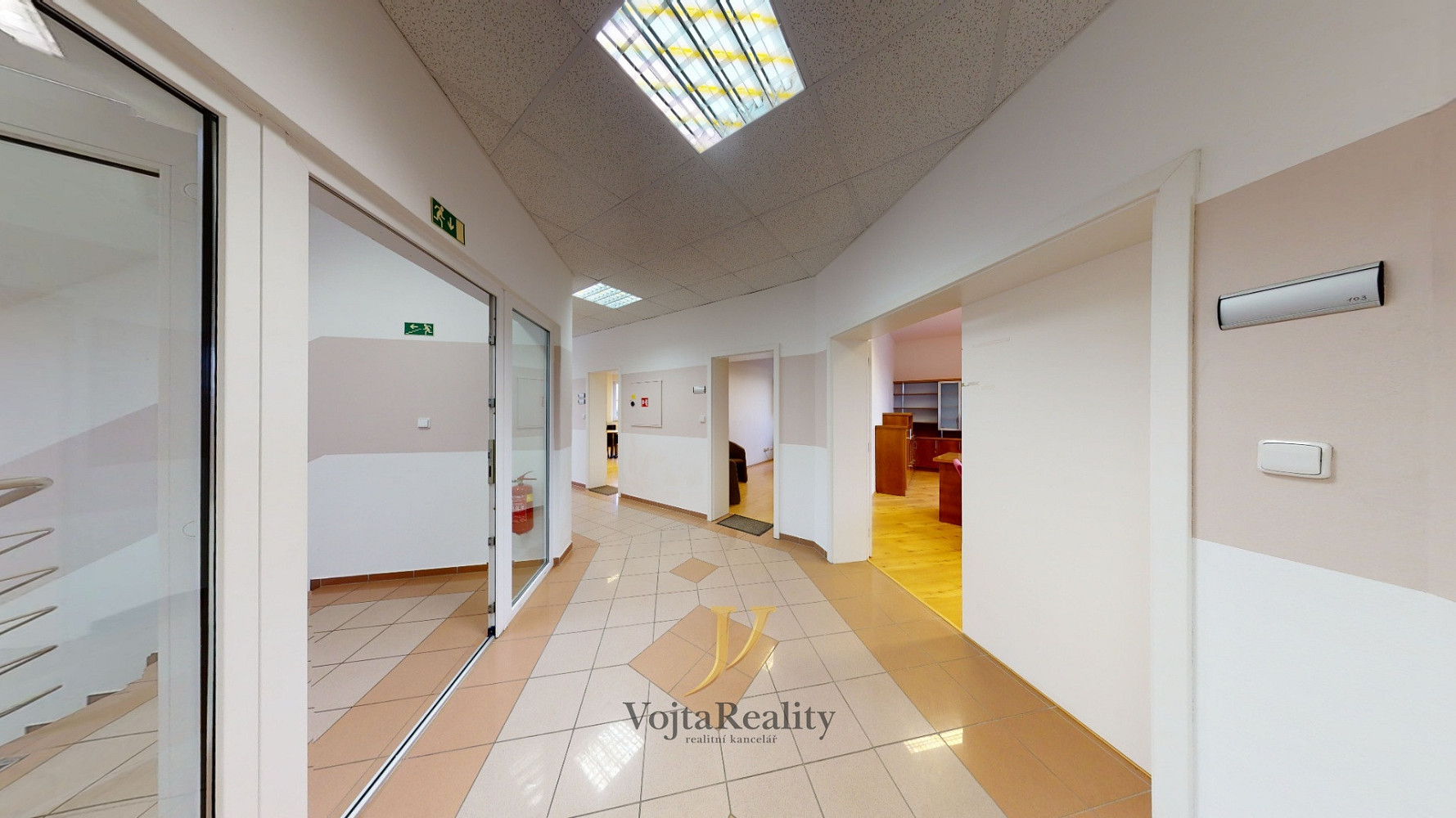 Pronájem kanceláře 195 m² – fotografie 5
