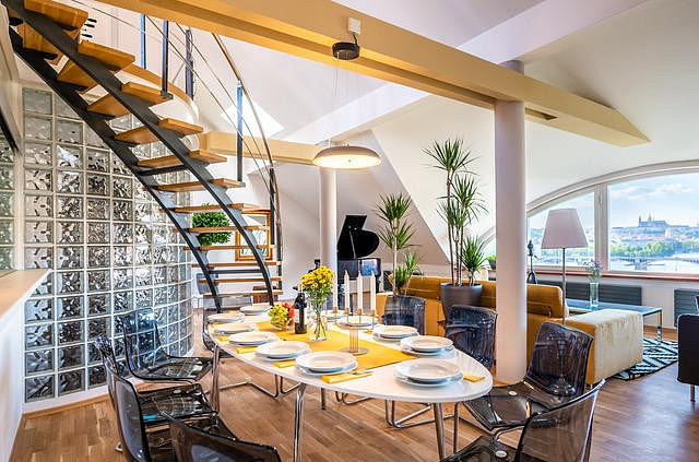 Pronájem bytu 5+kk 262 m² – fotografie 2
