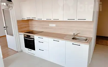 Pronájem bytu 3+1 74 m², Luďka Matury, Pardubice - Studánka