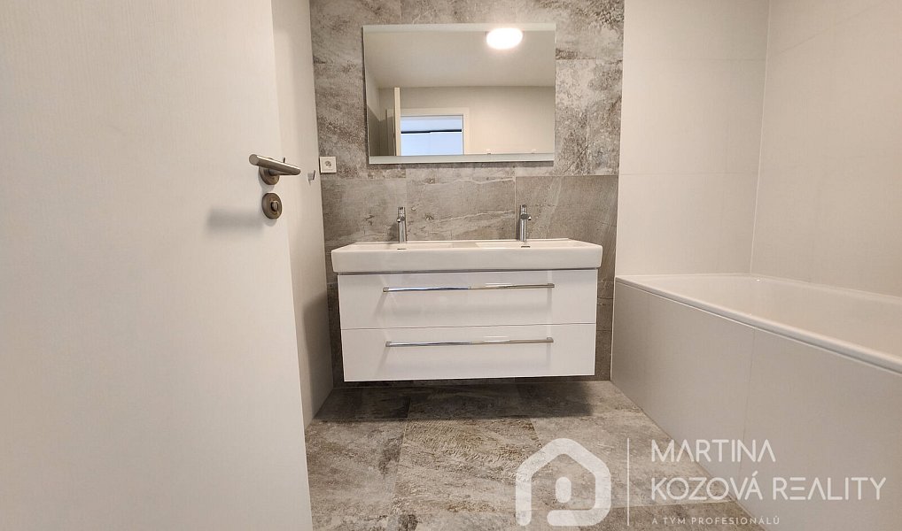Pronájem bytu 4+kk 120 m², Praha – náhled fotky 23