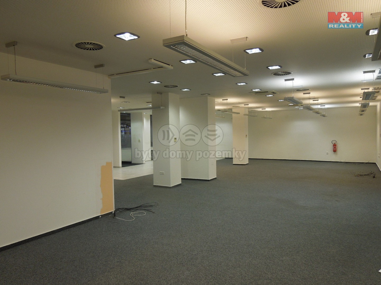 Pronájem obchodních prostor 398 m² — photo 4