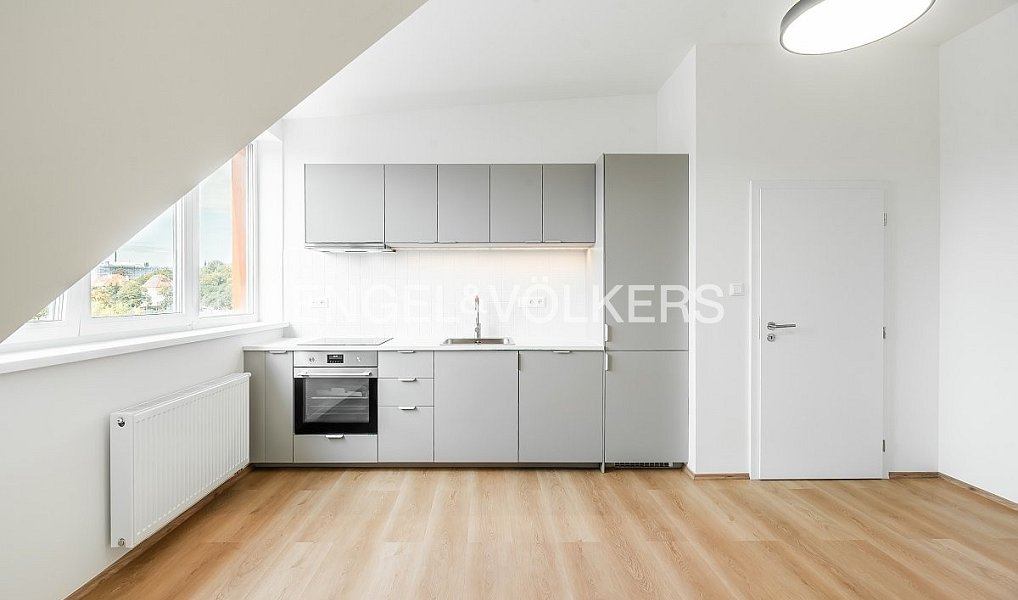 Pronájem bytu 3+kk 80 m², Praha – náhled fotky 2