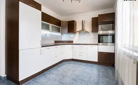 Prodej bytu 2+1 66 m², Luční, Nupaky, okres Praha-východ