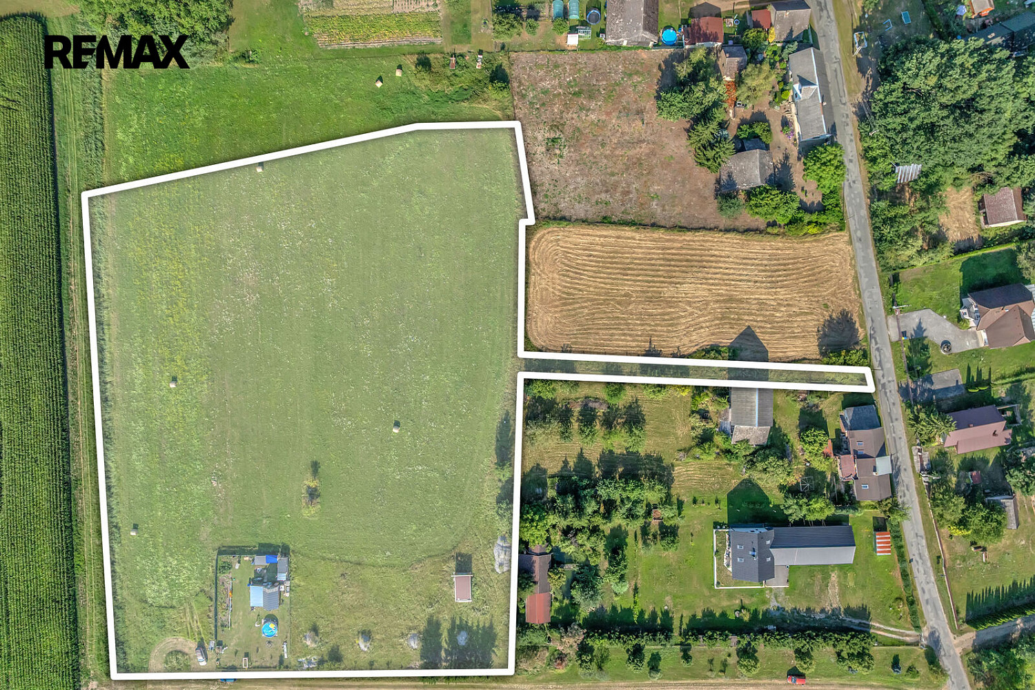 Prodej stavebního pozemku 12 402 m²