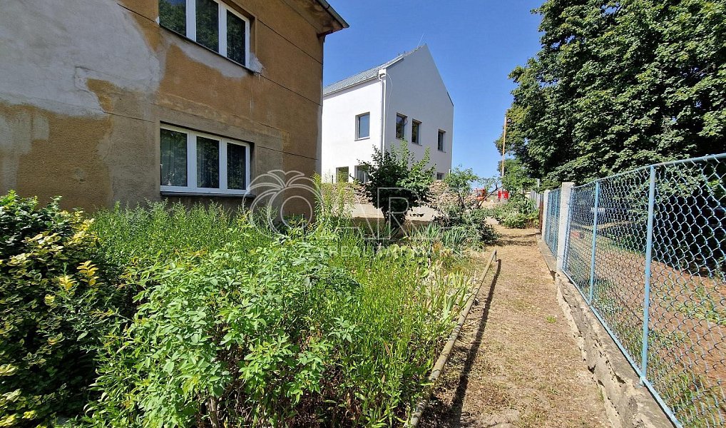 Prodej domu 185 m² s pozemkem 582 m², Kněževes – náhled fotky 8