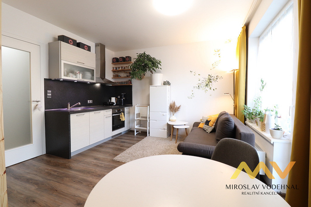 Pronájem bytu 1+kk 32 m² – fotografie 2