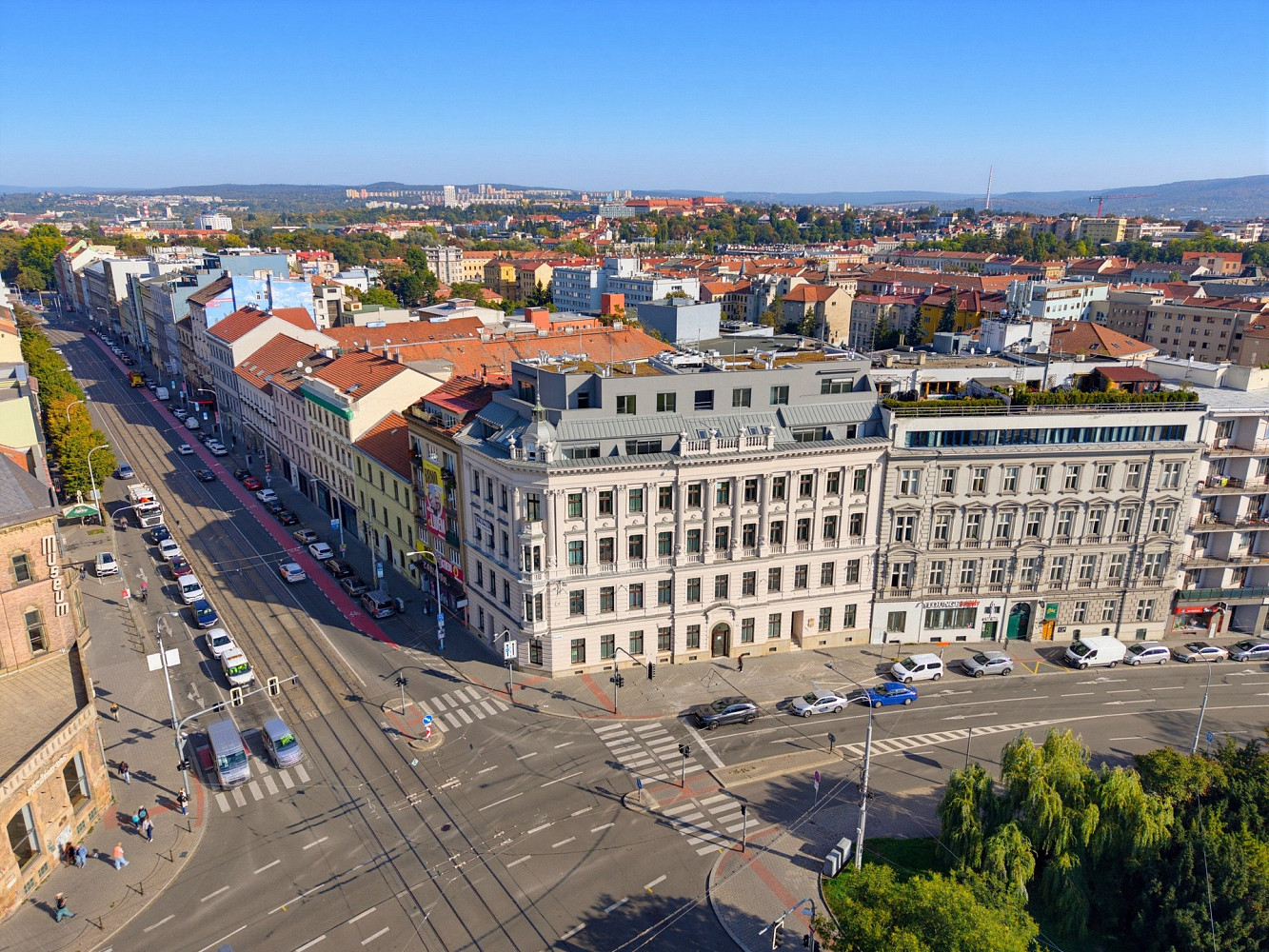 Pronájem stylového bytu 3+kk se dvěma spacími galeriemi a terasou, Brno - Černá Pole