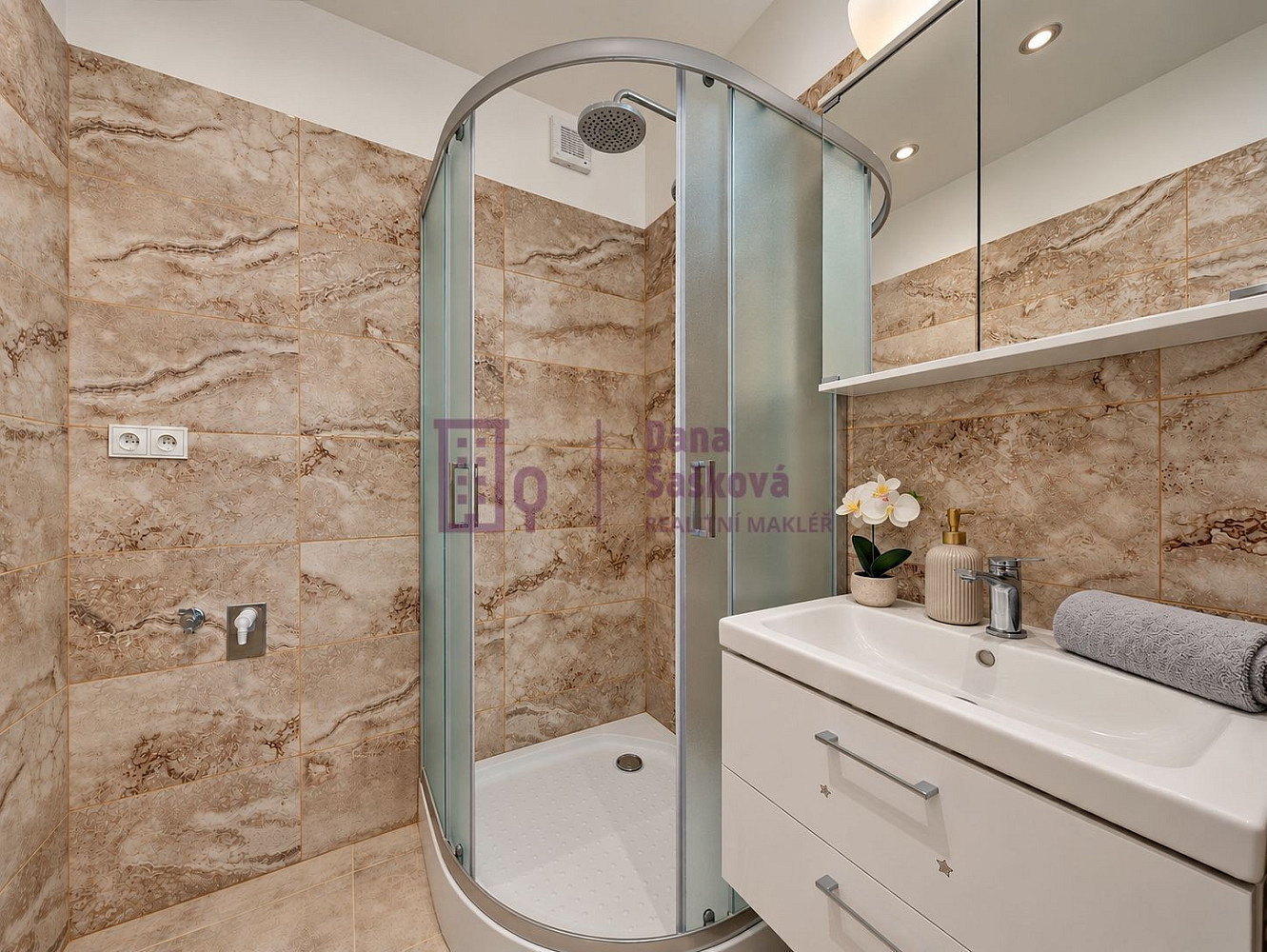 Pronájem bytu 3+1 63 m² – fotografie 3
