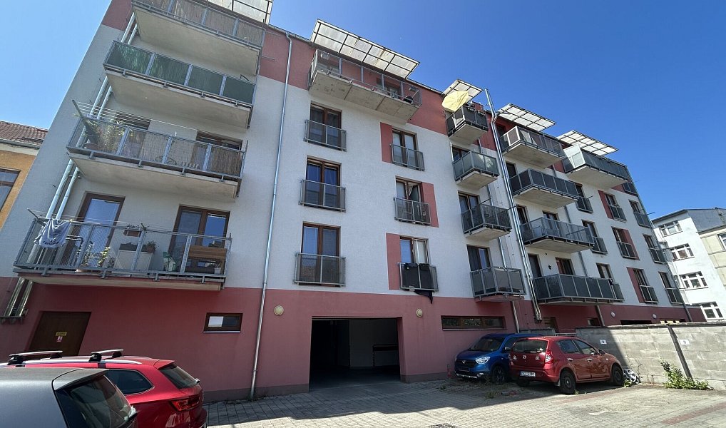 Pronájem parkovacího stání, Dobrovodská, České Budějovice, České Budějovice – náhled fotky 4