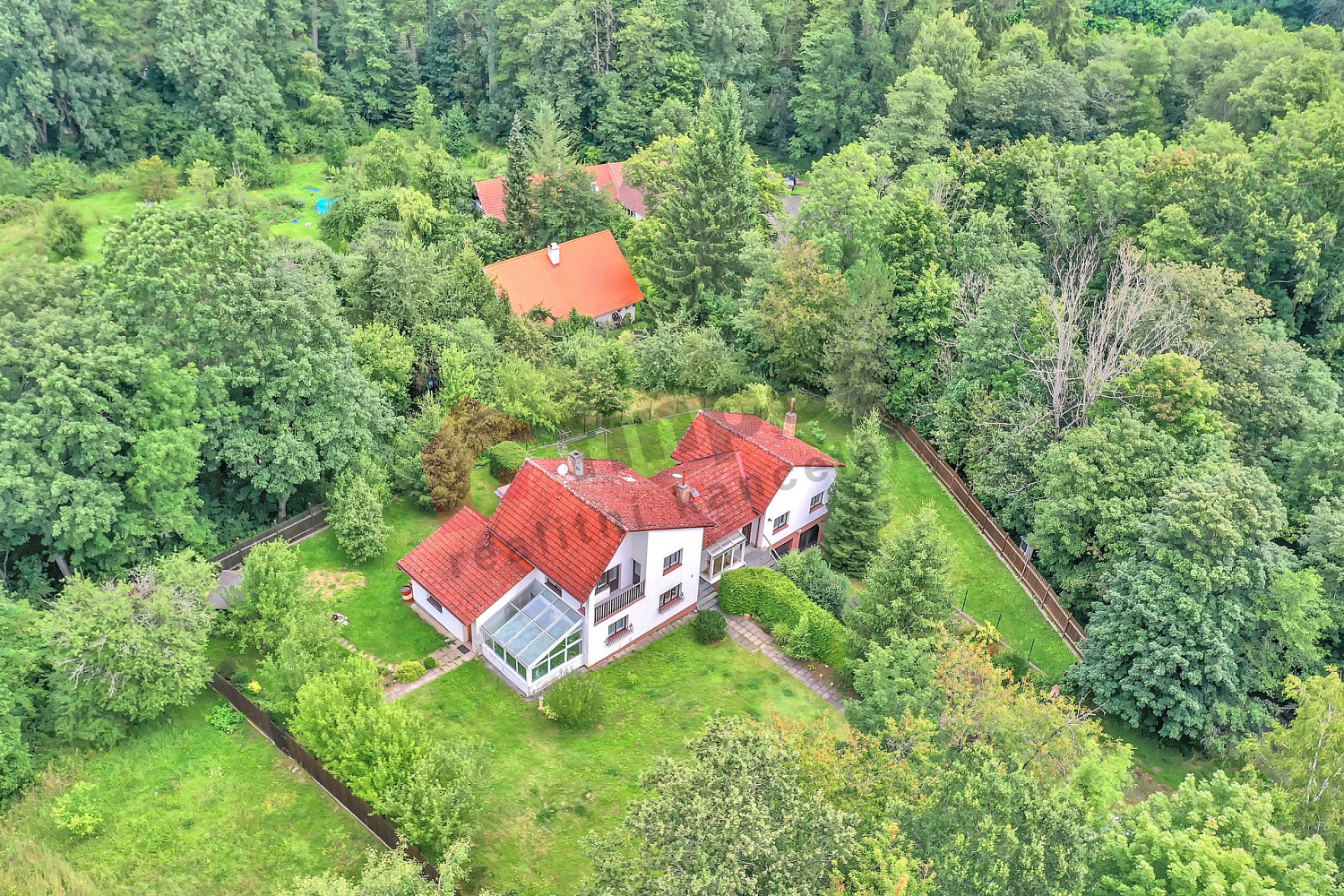 House, 231 m², land 77689 m²