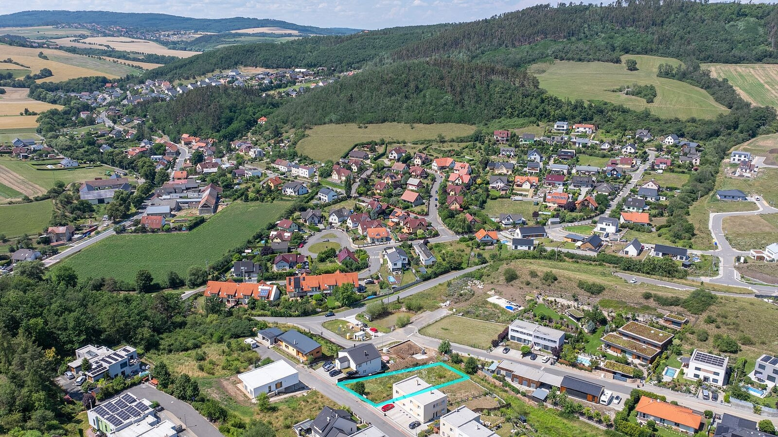 Prodej stavebního pozemku 832 m² – fotografie 3