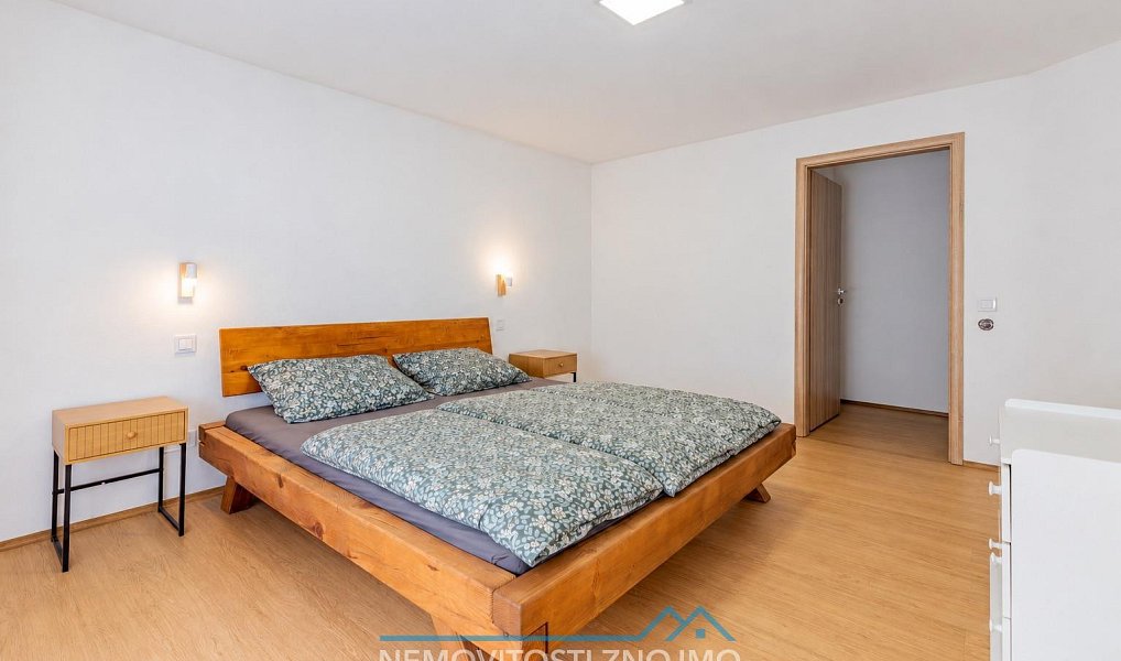 Prodej domu 220 m² s pozemkem 1 436 m², Chvalovice – náhled fotky 14