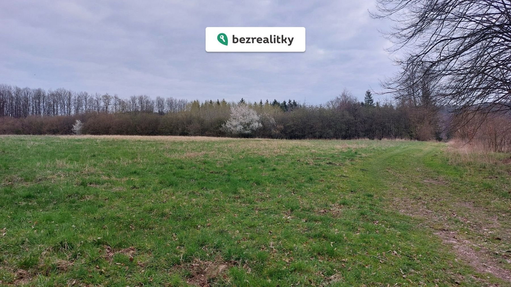 Prodej pozemku 2 040 m²