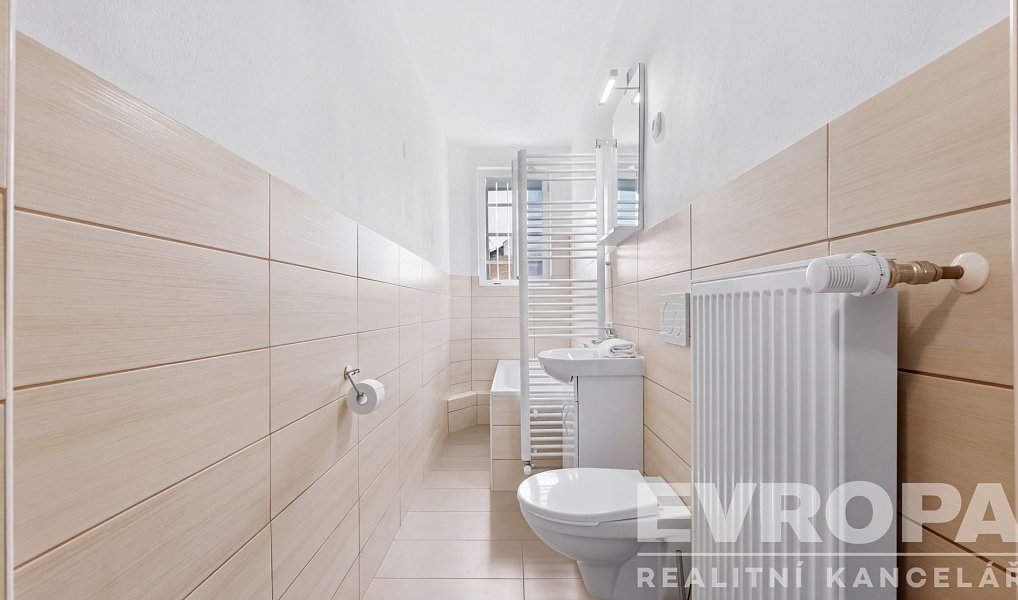 Prodej domu 260 m² s pozemkem 622 m², Rokycany – náhled fotky 9