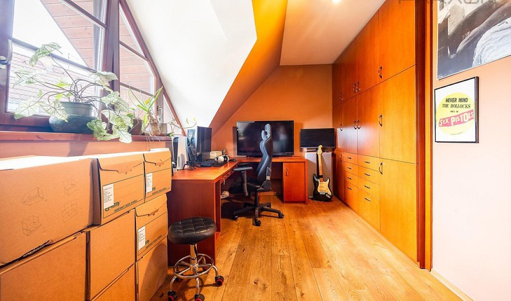 Prodej domu 287 m² s pozemkem 997 m², Praha – náhled fotky 14